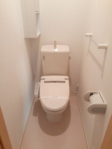 トイレ　落ち着いたトイレです