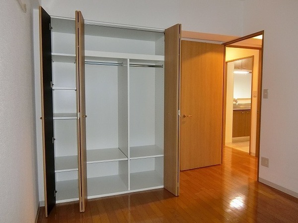 収納　洋室物入れ！