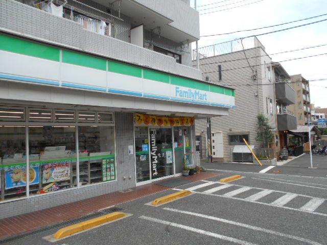 コンビニ　ファミリーマートコウヤ長津田町店（コンビニ）まで244m