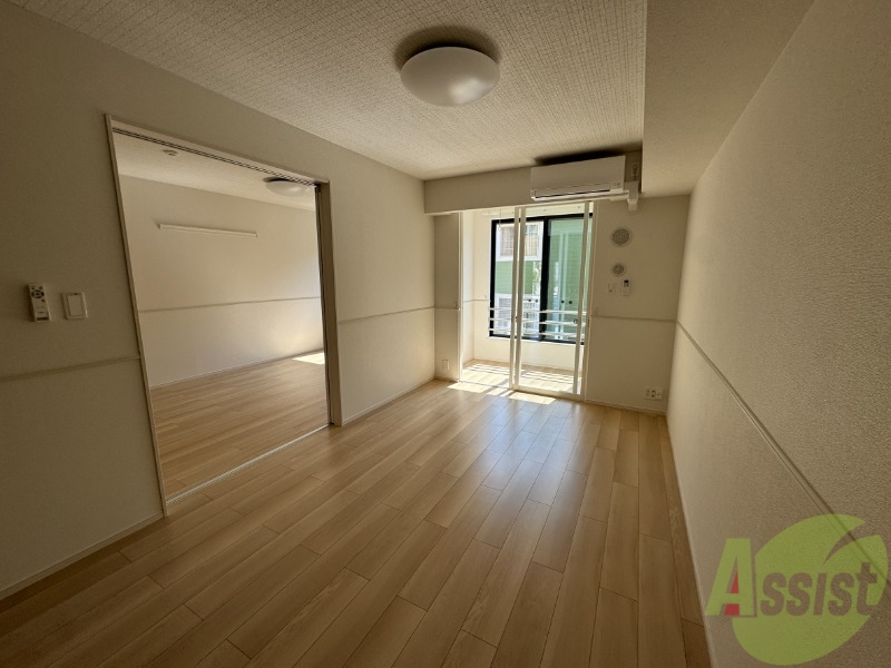 居室・リビング　きれいなＬＤＫが広がっていて居心地が良さそうですね。