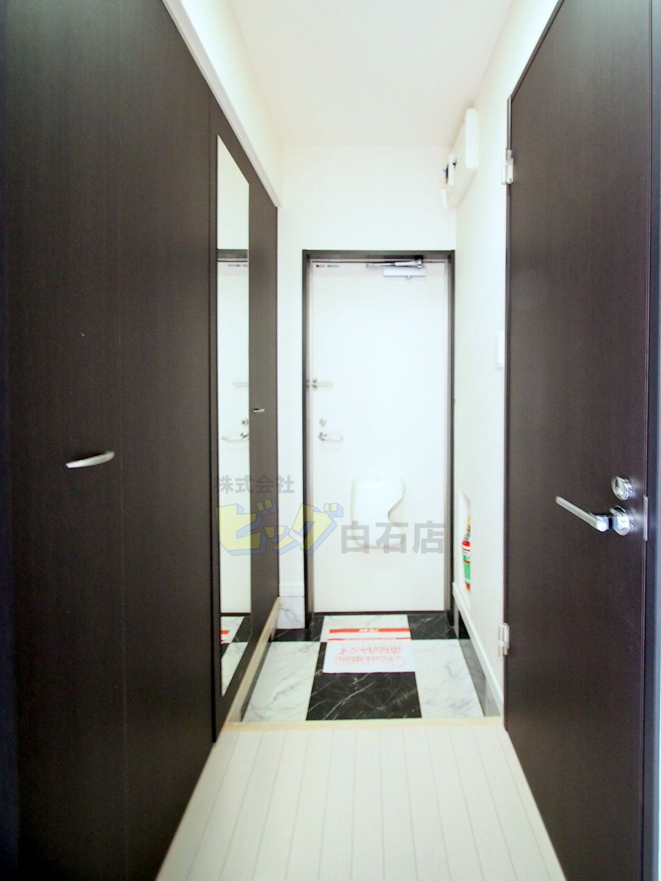 玄関　広々とした玄関です♪