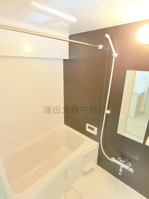 バス・シャワールーム　浴室乾燥機能と追焚付きのお風呂　バスルーム