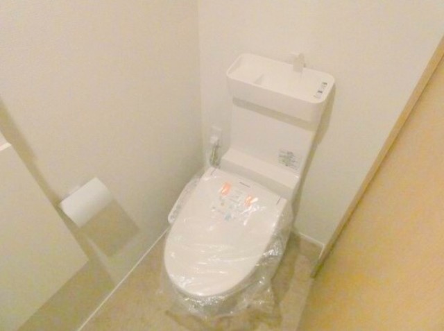 トイレ　温水洗浄便座（参考写真）