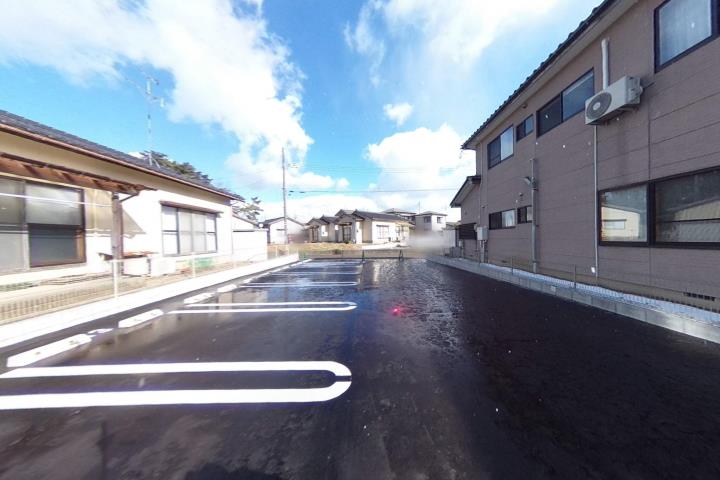 その他　敷地内駐車場（その他）まで0m