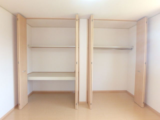 収納　各洋室に収納があり収納たっぷり☆
