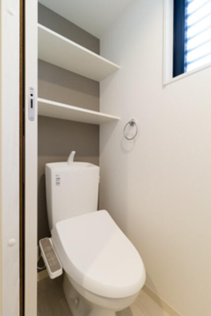 トイレ　※写真は同タイプ住戸です。