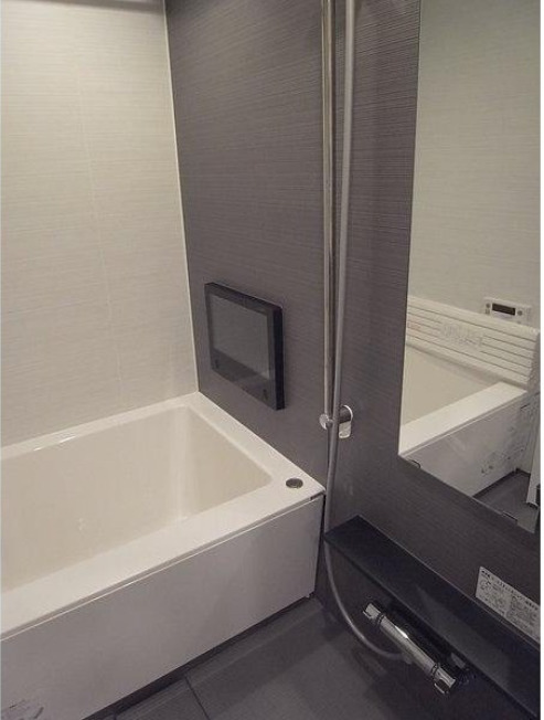 バス・シャワールーム　※同タイプの別部屋です