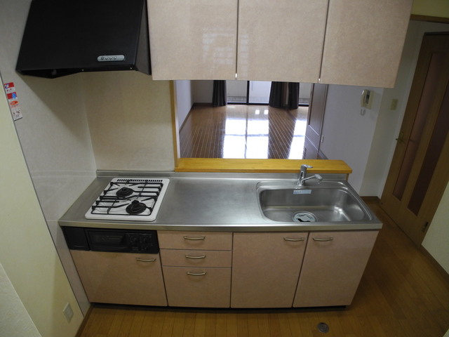 キッチン　※写真は反転タイプの503号室のものとなります※