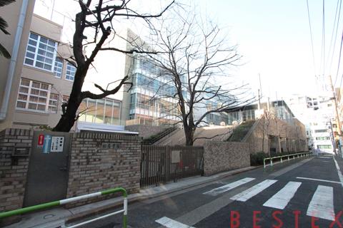高校・高専　私立桜蔭高校（高校・高専）まで471m
