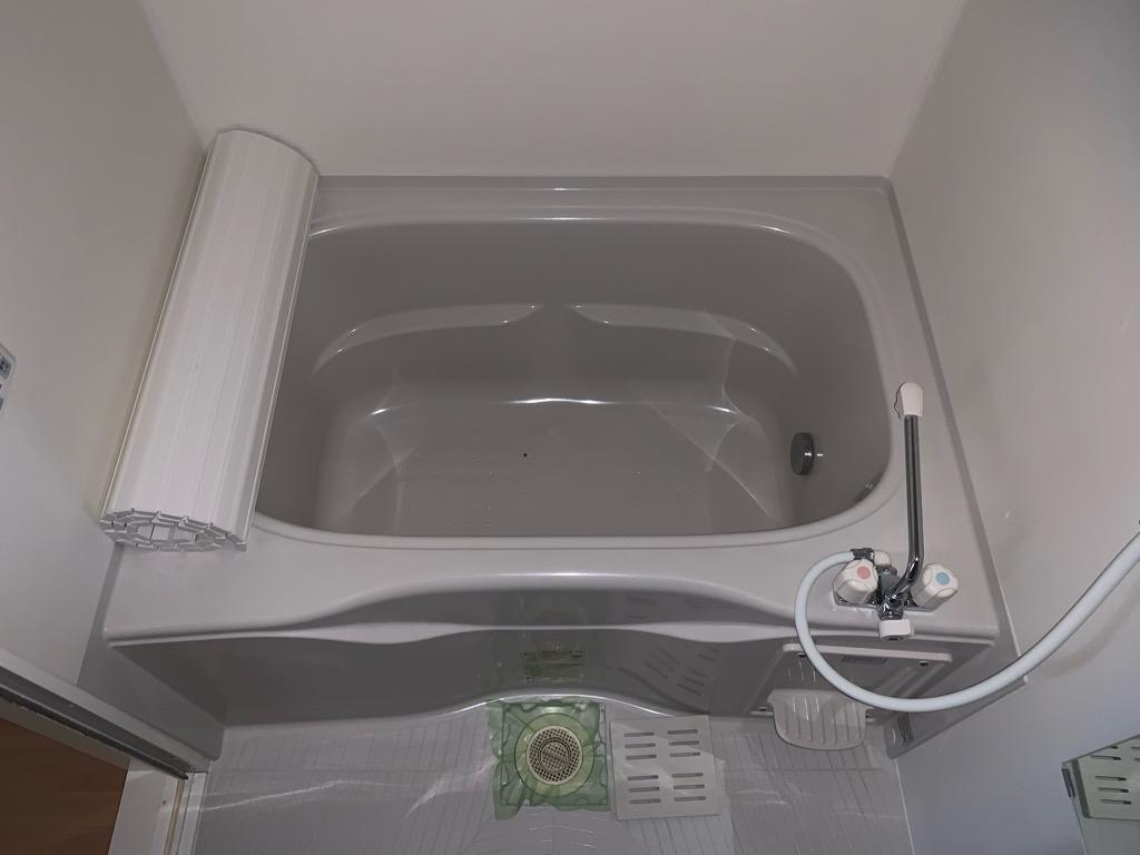 バス・シャワールーム　コンパクトで使いやすいお風呂です