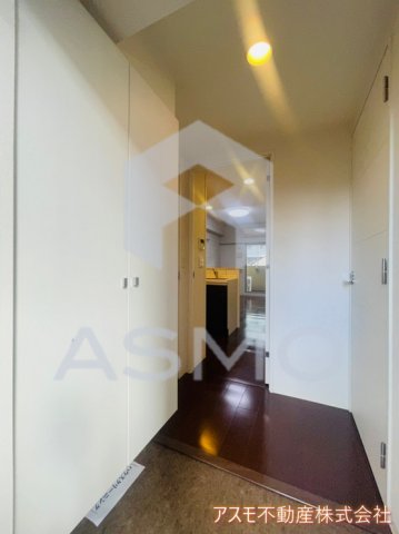 玄関　同マンション別部屋　参考写真