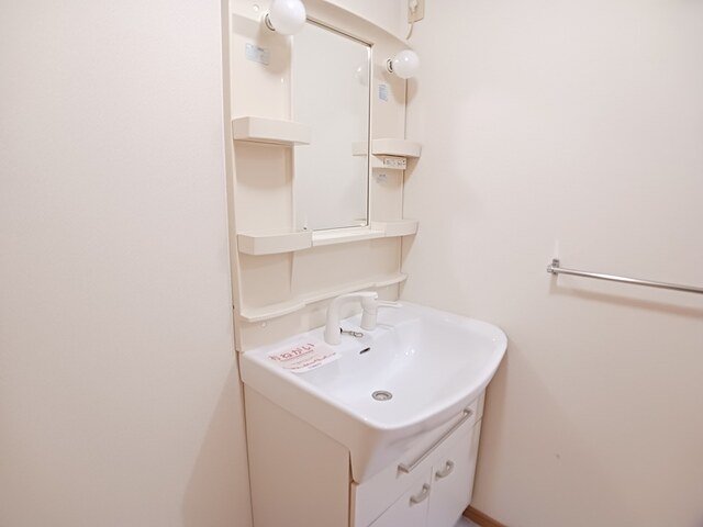 洗面設備　コンパクトで使いやすい洗面所