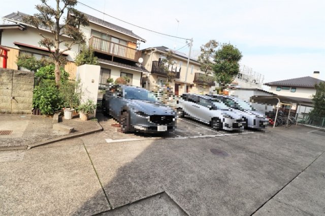 駐車場　駐車場