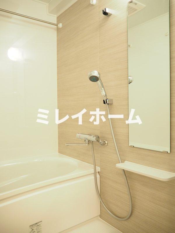 バス・シャワールーム　同建物内、別のお部屋の参考写真になります。