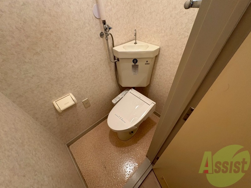 トイレ　こちらはトイレです。清潔感があり、安心して使用できます。