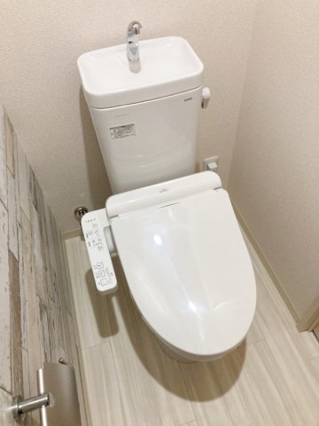 フジパレス南海貝塚駅西2番館のトイレ写真