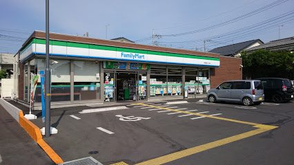 コンビニ　ファミリーマート 草加旭町二丁目店（コンビニ）まで937m