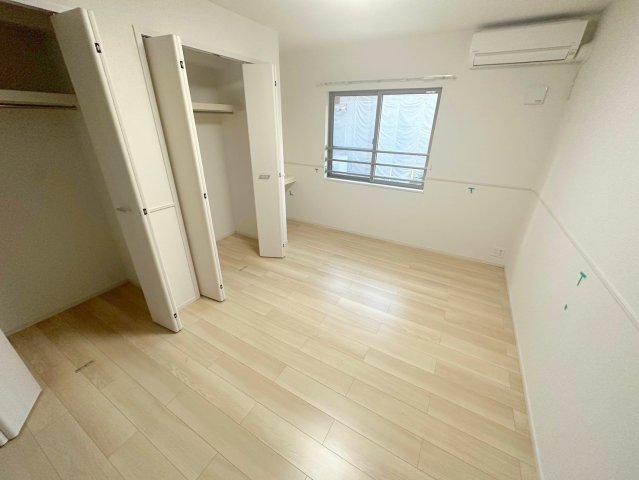 居室・リビング　どんな家具でも合わせやすいですよ。