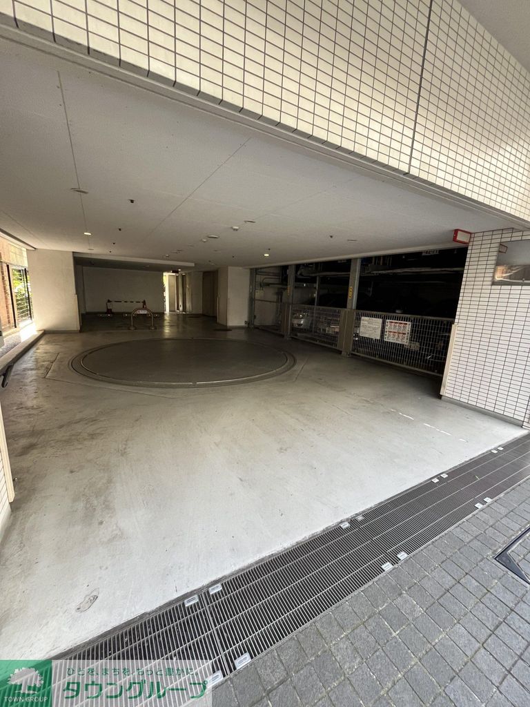 駐車場　バルコニー