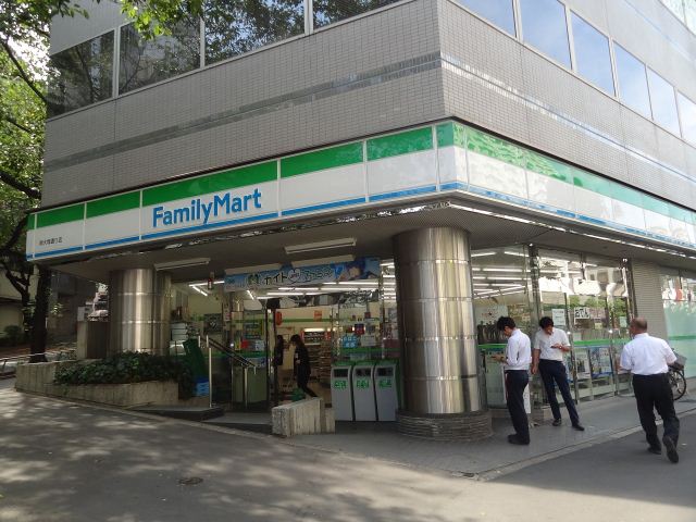 コンビニ　ファミリーマート（コンビニ）まで170m