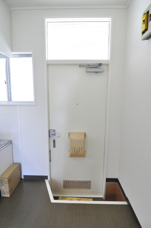 玄関　収納もある玄関です