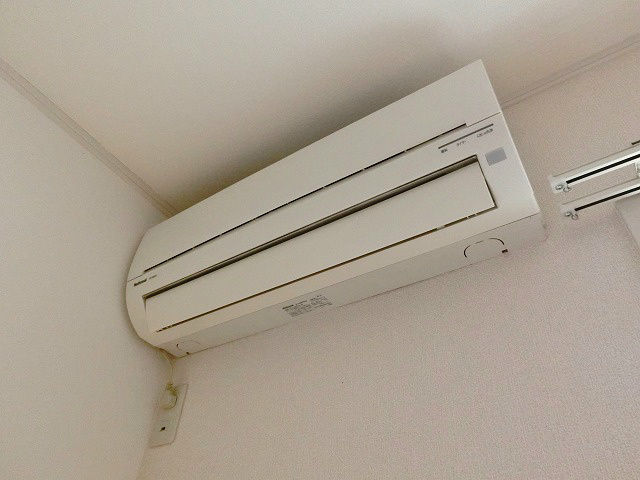 その他設備　必需品のエアコンが既設です。取り付けや取り外しの手間もコスト