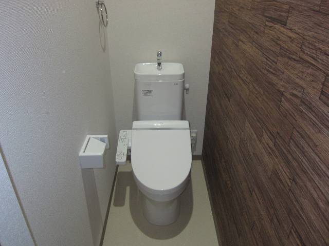 ＪＲ阪和線 杉本町駅 徒歩6分 3階建 築10年のトイレ写真