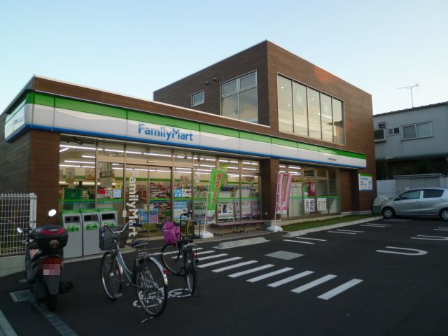 コンビニ　ファミリーマート小浦世田谷梅丘店（コンビニ）まで260m