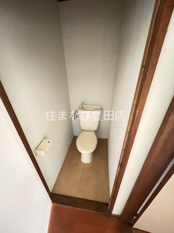 ＪＲ東海道本線 東刈谷駅 徒歩14分 2階建 築38年のトイレ写真