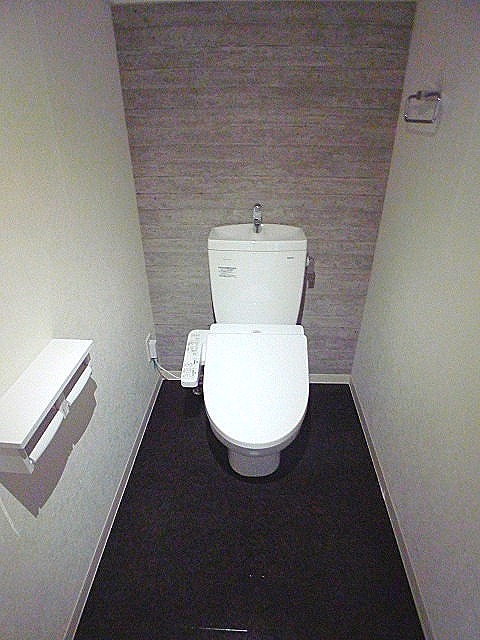 地下鉄桜通線 吹上駅 徒歩12分 5階建 築1年のトイレ写真
