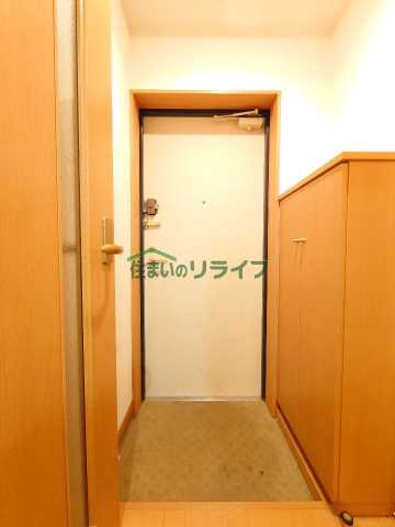 ダージリンコート下北沢の玄関写真