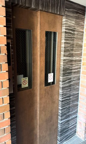 その他共有部分　エレベーターは全ての階に停止します。