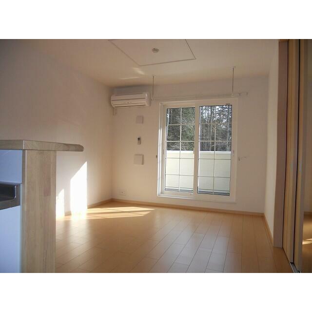 居室・リビング　こちらの物件はMODE不動産なら割引対象の１部屋です。