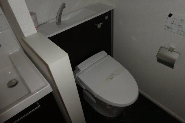 ＪＲ山陽本線 倉敷駅 徒歩15分 4階建 築10年のトイレ写真