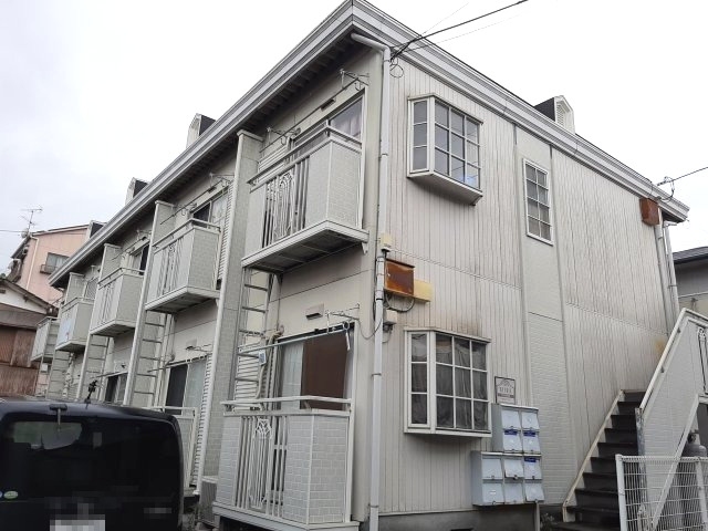 高知市弥生町のアパートの建物外観