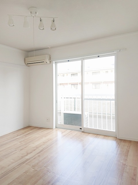 居室・リビング　日当たり、風通しのいいお部屋