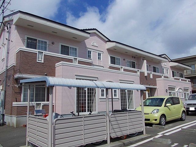 【ベルクール石川　２号館の建物外観】