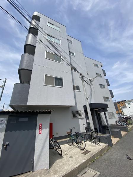 【門真市北岸和田のマンションの建物外観】