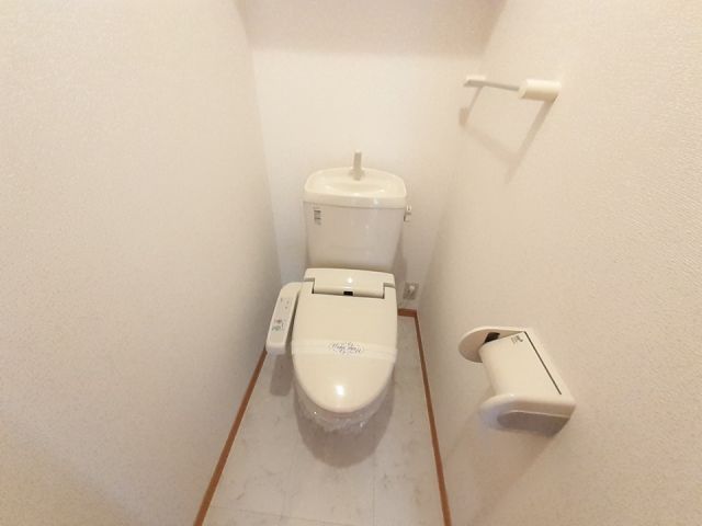 【朝倉市牛木のアパートのトイレ】