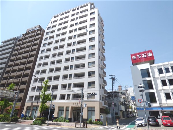 【神戸市中央区雲井通のマンションの建物外観】