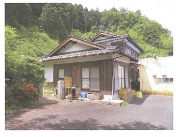 山口県山口市阿東徳佐下の建物外観