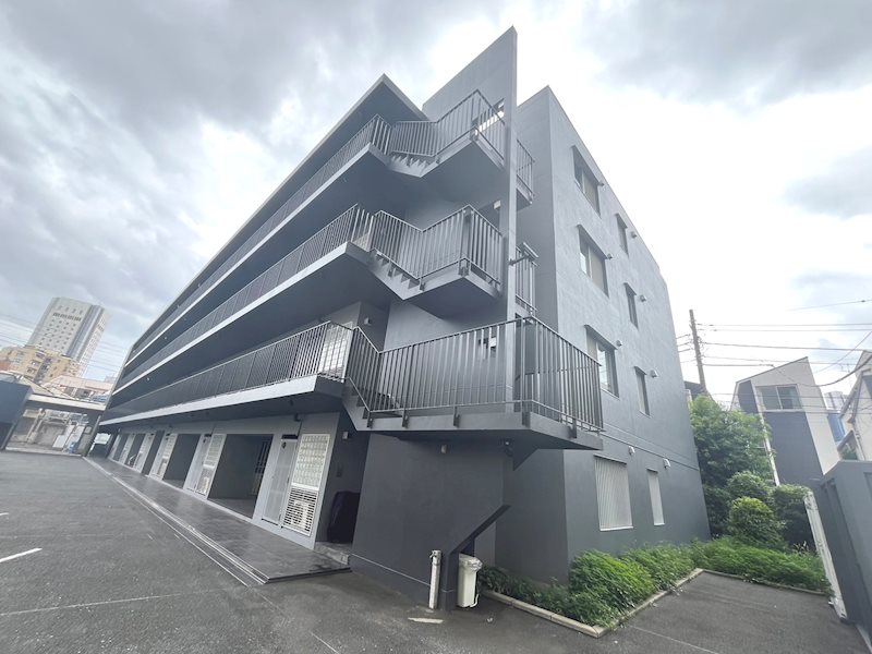 【レジディア北新宿の建物外観】