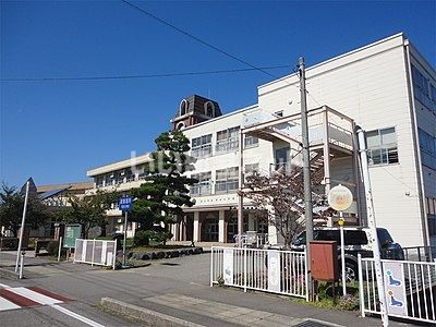 【リッシュモア　B棟の小学校】