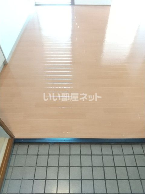 【和歌山市太田のマンションの玄関】