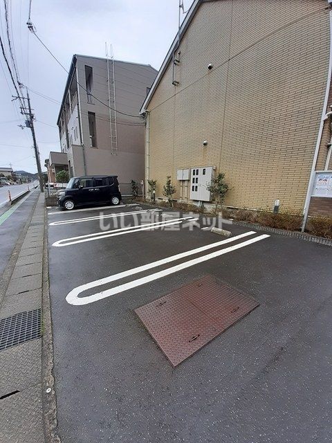 【舞鶴市田中町のアパートの駐車場】