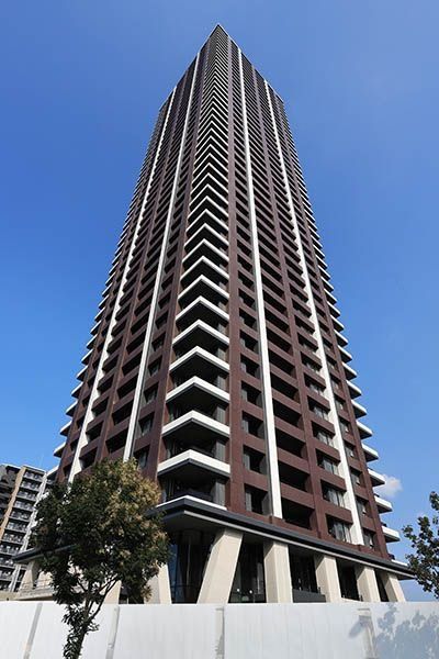 福岡市東区香椎照葉のマンションの建物外観