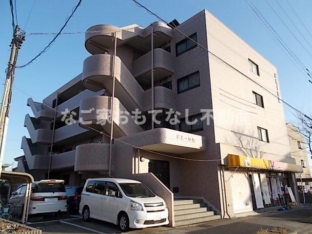 北名古屋市鹿田のマンションの建物外観