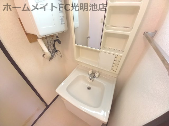 【堺市南区鴨谷台のアパートの洗面設備】