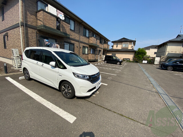 【仙台市若林区沖野のアパートの駐車場】