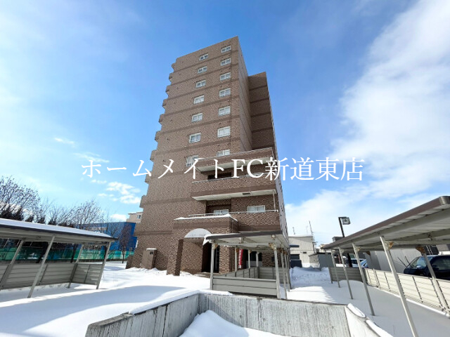 【ノースパーク百合が原の建物外観】